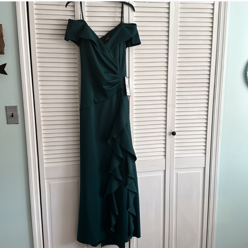 NWT Xscape Off-Shoulder Ruffled Dress - Picture 3 of 5